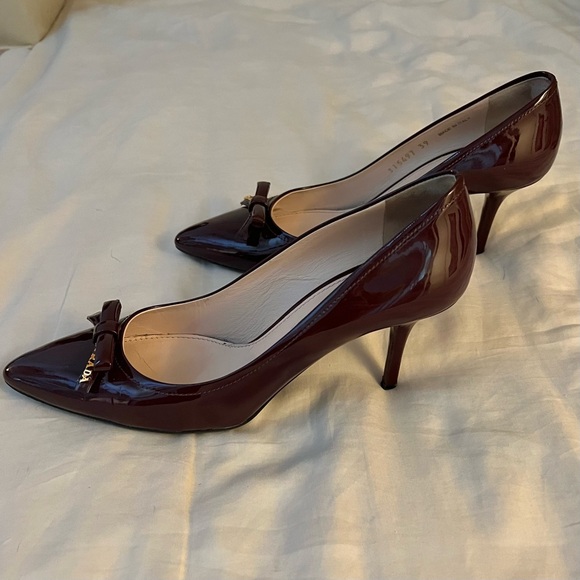 Prada Patent Leather Bow Pumps - Picture 4 of 9